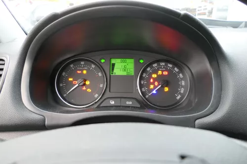 Skoda Fabia Roomster Tacho Tachometer Kombiinstrument 113.000km 5J0920810E Benzi (172640)