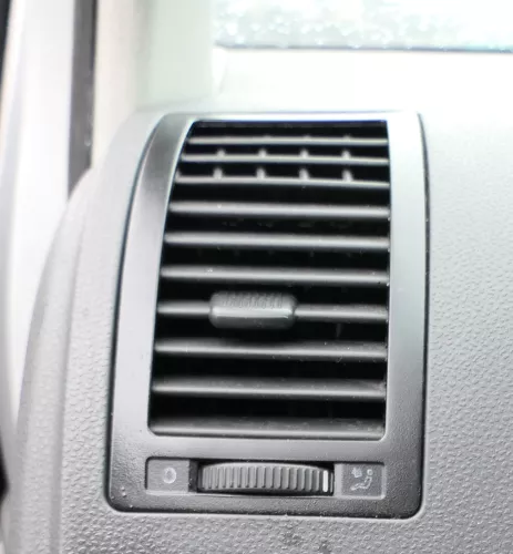 VW Polo 9N Lüftungsdüse Düse Lüftung vorne links 6Q0819703  1QB schwarz