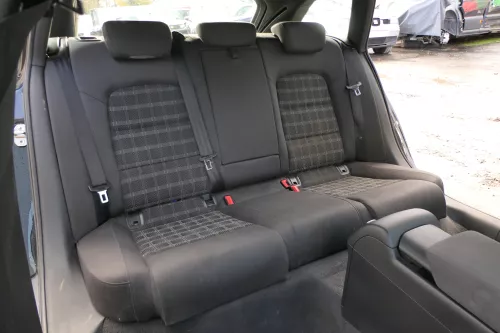 Audi A4 8K B8 Sitz Rückbank Rücksitzbank hinten 3-Punkt-Gurt schwarz soul Atrium (172755)