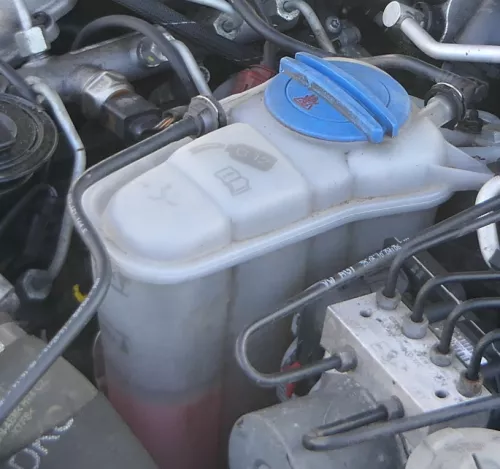 Audi A4 8K Ausgleichsbehälter Kühlflüssigkeit Behälter 8K0121405E /G /P / M