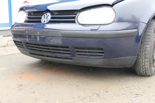 VW Golf 4 Stoßstange vorne Stoßfänger vorn vorne blau LA5G SWR + Kappen (172904)