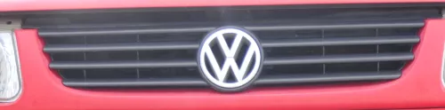 VW Polo 6N Kühlergrill Grill vorne schwarz VW Emblem Zeichen