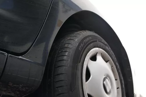 Seat Ibiza 6K Vario Kotflügel vorne rechts schwarz LA9Y Facelift 1999-2002 (173260)