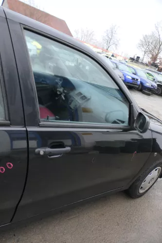 VW Polo Variant Kombi 6Kv oder Caddy 9Kv Tür vorne rechts schwarz LA9Y ohneAnbau (173262)