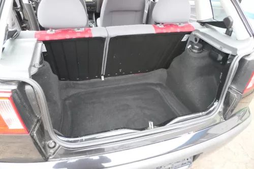 Seat Ibiza 6K Verkleidung Teppich Kofferraum Kofferraumteppich schwarz (173274)