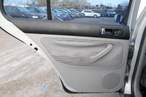 1x VW Golf 4 1J Limousine Türverkleidung Verkleidung Tür hinten links grau Griff