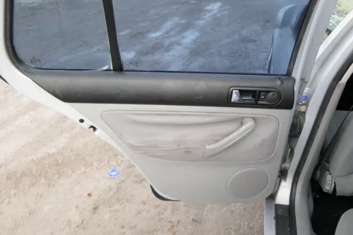 1x VW Golf 4 1J Limousine Türverkleidung Verkleidung Tür hinten links grau Griff (173295)