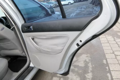 1x Golf 4 1J Limousine Türverkleidung Verkleidung Tür hinten rechts grau Griff (173296)