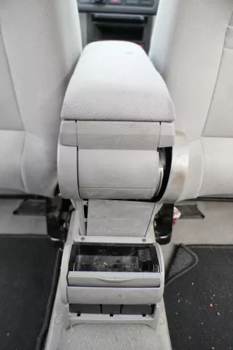 VW Golf 4 Bora Mittelarmlehne Armlehne original mitte grau (173304)