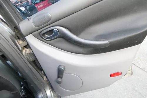 1x Leon 1M Toledo Türverkleidung Verkleidung Tür hinten rechts grau schwar Griff (173329)