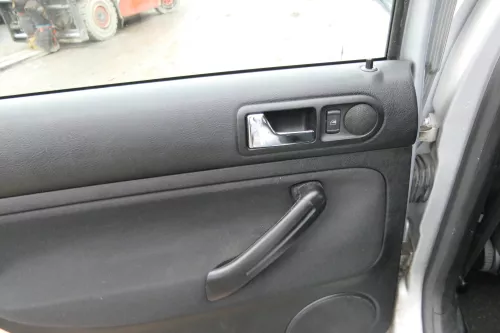 1x VW Golf 4 1J Kombi Türverkleidung Verkleidung Tür hinten links schwarz (173401)