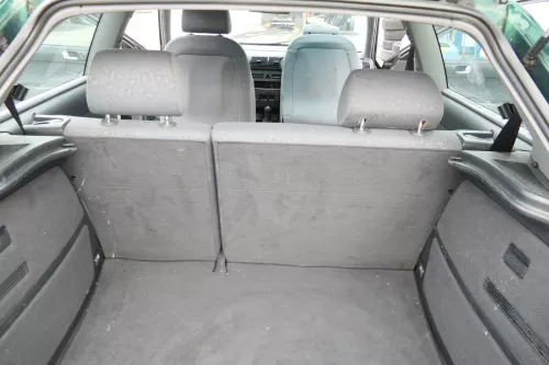 A3 8L Sitz Sitze hinten Rückbank Rücksitzbank Sitzfläche mit Kopfstützen (173644)