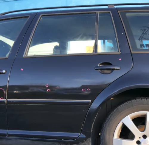 VW Golf 4 Bora Tür hinten links nur Kombi / Variant schwarz LC9Z