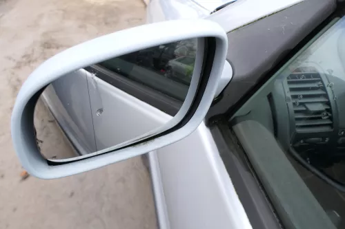 VW Polo 6N2 manueller Spiegel Außenspiegel links außen weiß