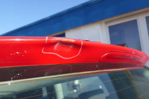 VW Golf 5 V Heckklappe hinten Kofferraumklappe + Scheibe rot LY3D - Delle (174003)