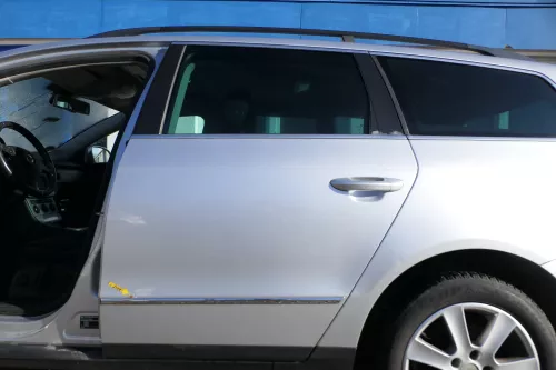 VW Passat 3C Kombi Variant Tür hinten links silber LA7W -OHNE Anbauteile  - Rost