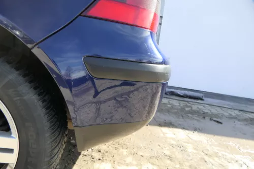 VW Golf 4 Limousine Stoßstange hinten Heckstoßstange Stoßfänger blau LB5N (174405)