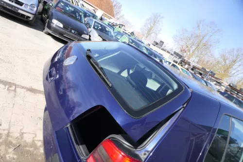 VW Golf 4 Limousine Heckklappe Kofferraumklappe Klappe hinten blau LB5N - Rost (174406)