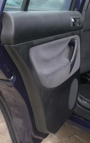1x VW Golf 4 1J Kombi Türverkleidung Verkleidung Tür hinten links schwarz (174498)