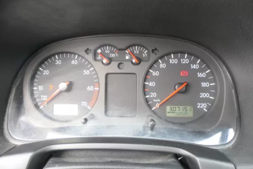 VW Golf 4 Tacho Tachometer Kombiinstrument 307.000km 1J0919861 1,4 16V 75PS 55kw