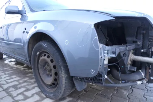 Audi A6 4B Kotflügel vorne rechts grau LY7L s(bis ca.Mitte 2001 passend) MÄNGEL (174544)