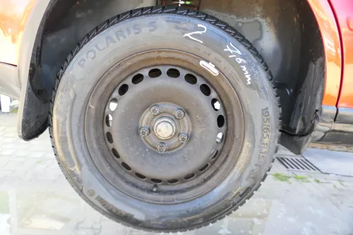 4X A4 B5 A6 4B Passat 3BG Felgen Reifen Winterreifen M+S 195/65 R15 91T 6-7mm (174797)