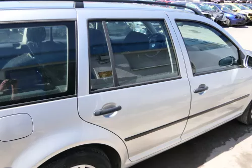 VW Golf 4 Bora Tür hinten rechts nur Kombi / Variant silber LA7W -ohne Anbauteil (174979)