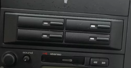 VW Golf 4 1J Kombi Bora Fach Kassette Halter Halterung Aufnahme