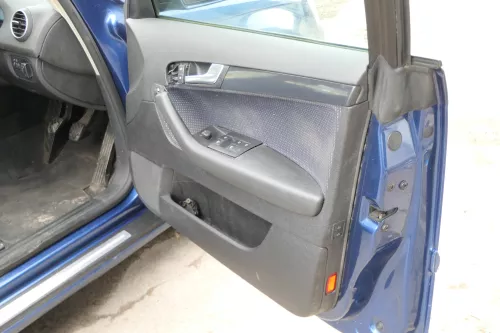 1x A3 8P Türverkleidung Verkleidung Tür vorn rechts 4/5-Türer (175034)