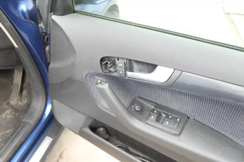 1x A3 8P Türverkleidung Verkleidung Tür vorn rechts 4/5-Türer (175034)