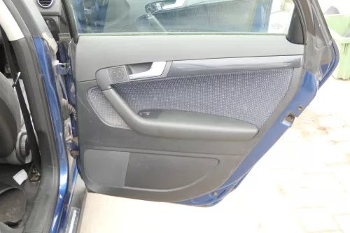 1x Audi A3 8P Türverkleidung Verkleidung Tür hinten rechts 4/5-Türer schwarz