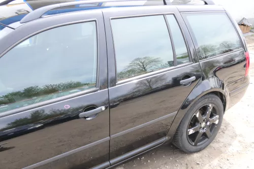 VW Golf 4 Bora Tür hinten links nur Kombi / Variant schwarz LC9Z (175126)