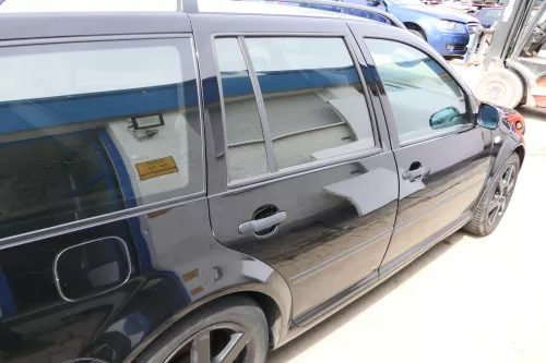 VW Golf 4 Bora Tür hinten rechts nur Kombi / Variant schwarz LC9Z -ohne Anbautei (175129)