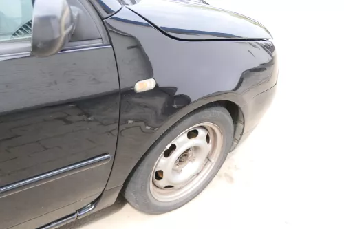 VW Lupo Kotflügel vorne rechts schwarz L041 (175159)