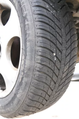 2x VW Sharan NUR Reifen 215/55 R16 97V Winterreifen ca. 6mm (175225)