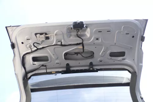 Audi A2 Heckklappe Klappe hinten Kofferraumklappe silber LY7W mit Scheibe (175265)