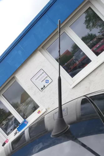 VW Golf 4 Beetle Antenne Antennenfuß Fuß Antennensockel Sockel 1j0035505C + Stab