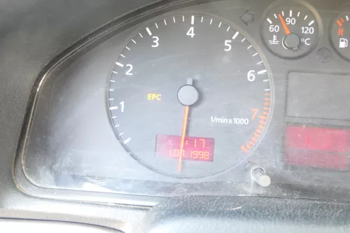 Audi A4 B5 Tacho Tachometer Kombiinstrument 220.000km 8D0920901D Benziner 1,6 (175448)