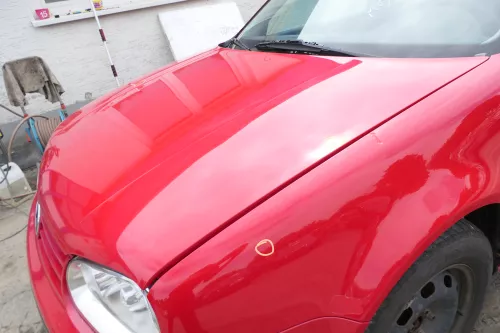 VW Golf 4 Motorhaube Haube Klappe vorne rot LY3D  -   2-3 kleine Dellen (175786)