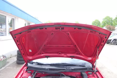 VW Golf 4 Motorhaube Haube Klappe vorne rot LY3D  -   2-3 kleine Dellen (175786)
