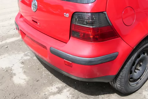 VW Golf 4 Limousine Stoßstange hinten Heckstoßstange Stoßfänger rot LY3D (175797)