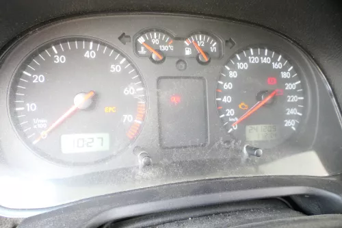 VW Golf 4 Tacho Tachometer Kombiinstrument 241.000km 1J0920806B 1,6-2,8