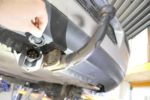 VW Golf 4 Limousine feste starre Anhängerkupplung mit Kabelbaum komplett (175964)