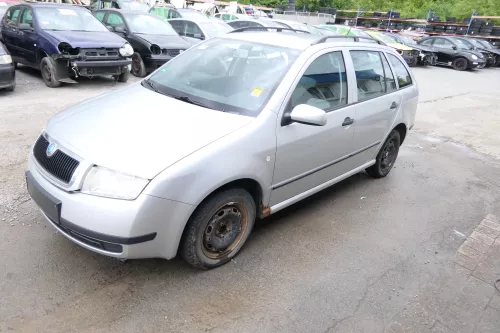 Skoda Fabia 6Y Stoßstange Stoßfänger vorne silber grau LF7T 2000-2004 (176023)