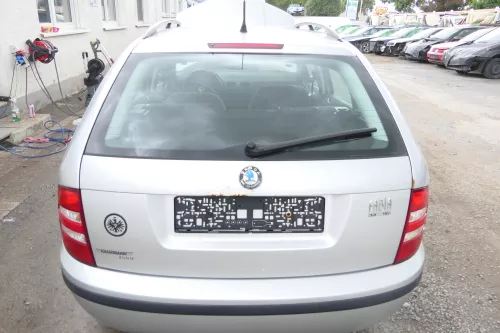 Skoda Fabia 6Y Kombi Stufenhec Stoßstange hinten Heckstoßstange grau silber LF7T (176025)