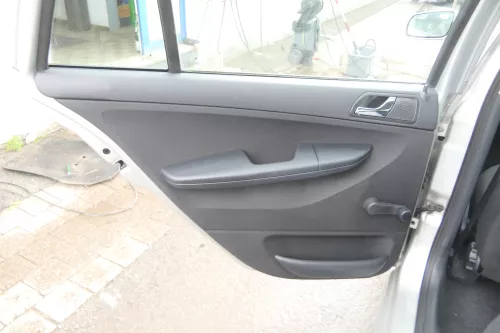 1 x Fabia 6Y Kombi Türverkleidung Verkleidung Tür hinten links schwarz anthrazit