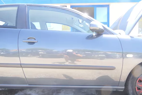 Seat Ibiza 6L Tür Fahrertür 2/3-Türer vorne rechts grau LS7Z ohne Anbautei