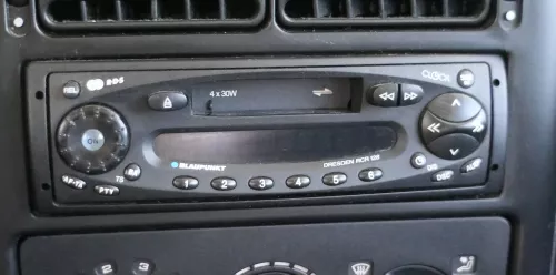 VW Golf 4 Bora T5 T4 Radio CD Blaupunkt Player RDS Dresden RCR 128 4x30W