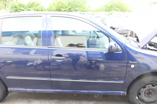 Skoda Fabia 6Y Kombi Limousine Tür vorne rechts Beifahrertür blau LF5U