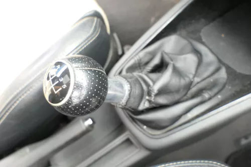 Audi A3 8L Schaltknauf Schaltsack Schaltung Schaltknüppel 5-Gang gelocht TDI 1,8 (176213)